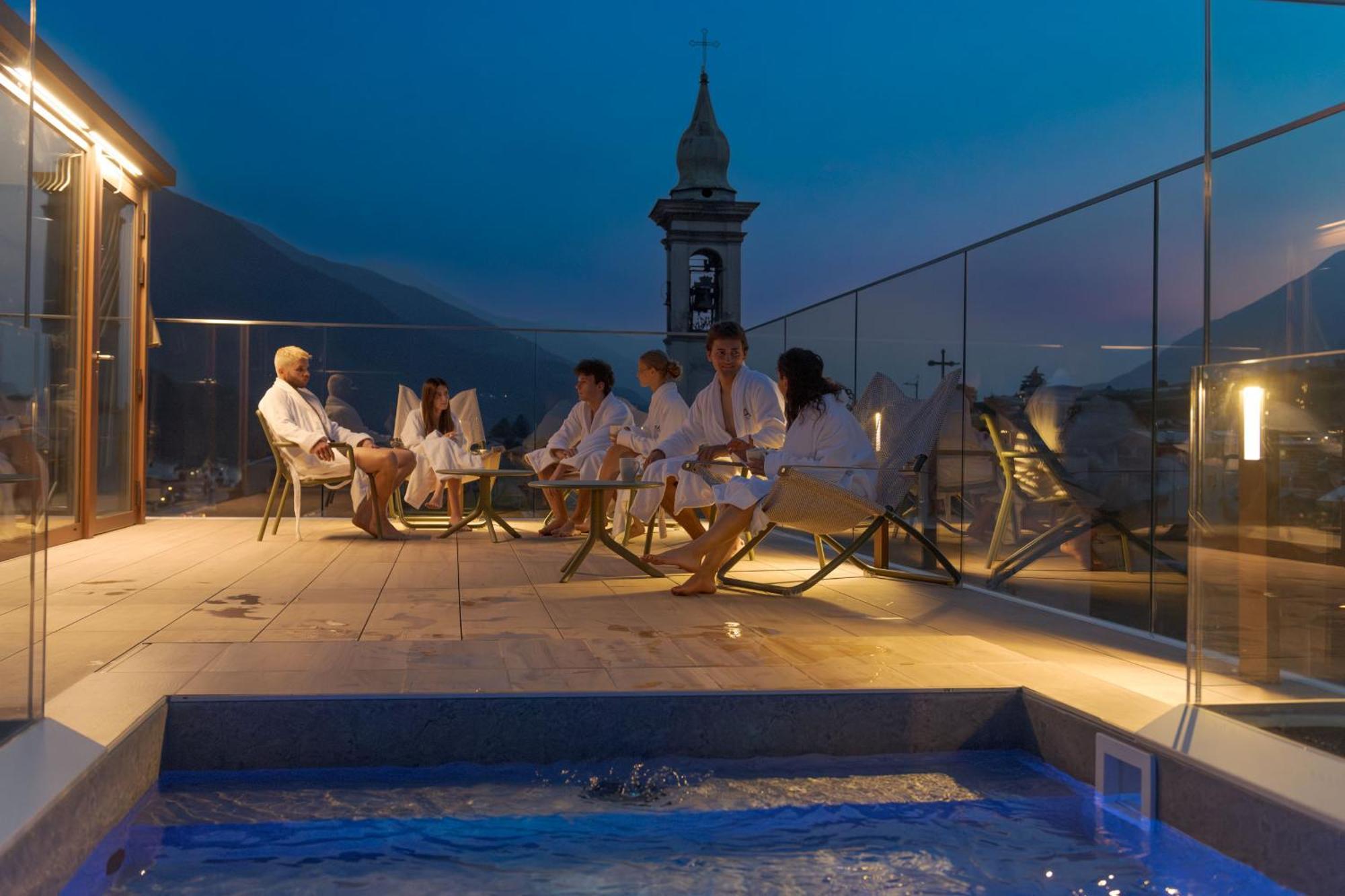 Wine Hotel San Carlo - Relais & Spa - Boutique Hotel Chiuro Zewnętrze zdjęcie