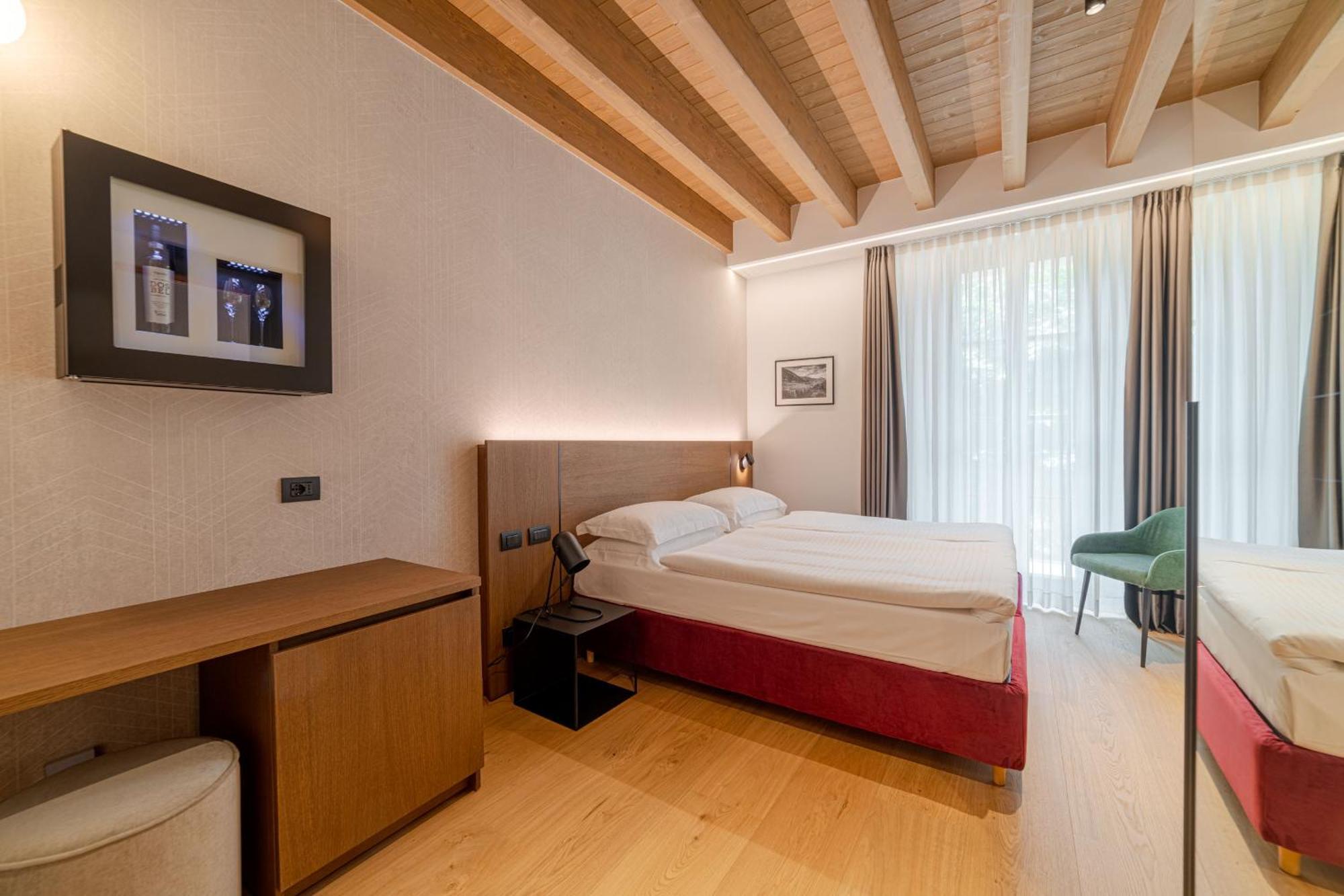 Wine Hotel San Carlo - Relais & Spa - Boutique Hotel Chiuro Zewnętrze zdjęcie