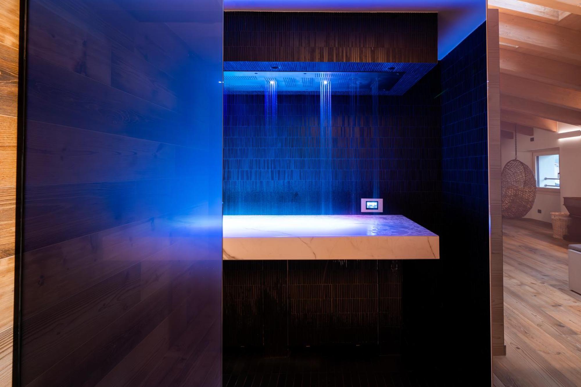 Wine Hotel San Carlo - Relais & Spa - Boutique Hotel Chiuro Zewnętrze zdjęcie