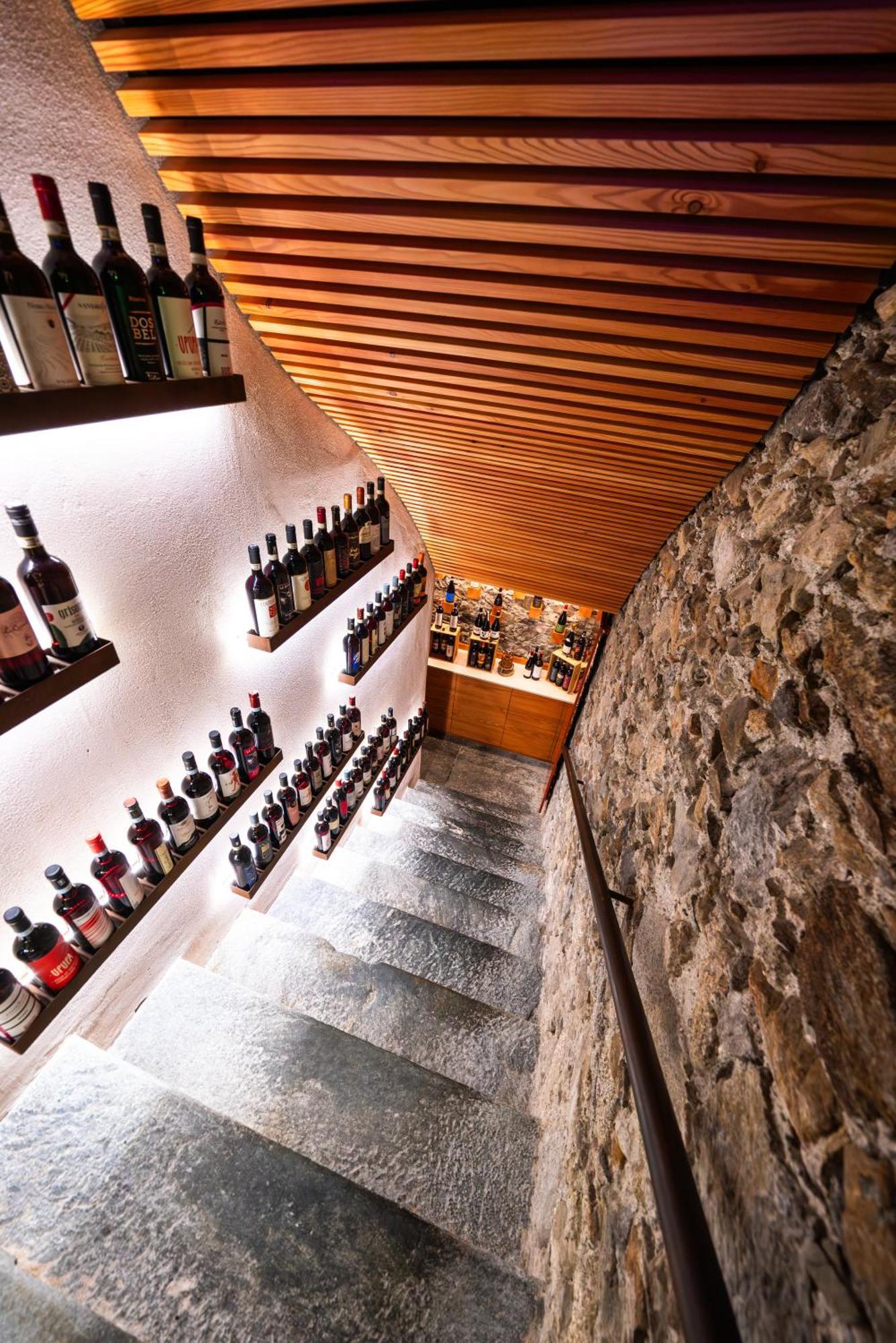 Wine Hotel San Carlo - Relais & Spa - Boutique Hotel Chiuro Zewnętrze zdjęcie