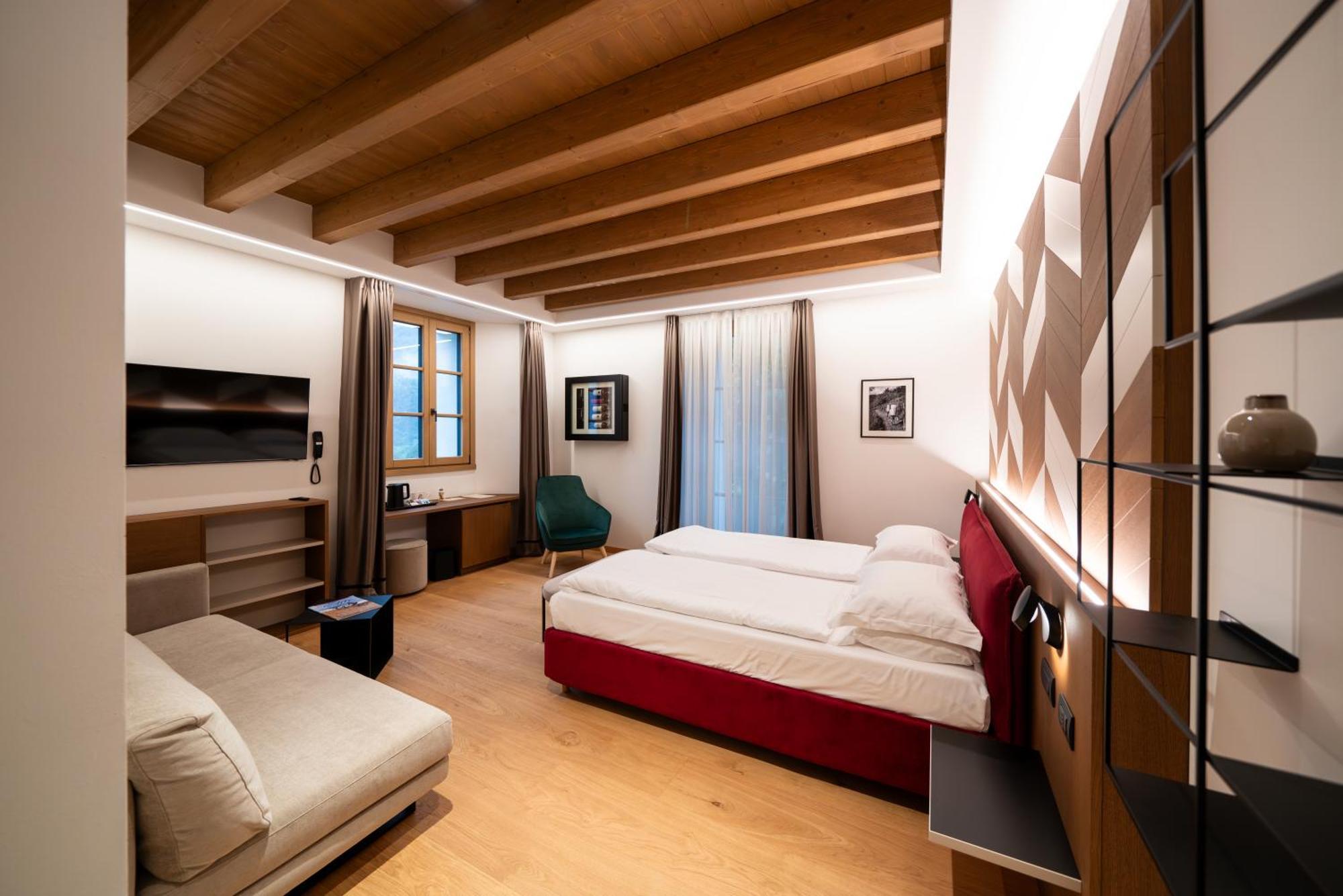 Wine Hotel San Carlo - Relais & Spa - Boutique Hotel Chiuro Zewnętrze zdjęcie
